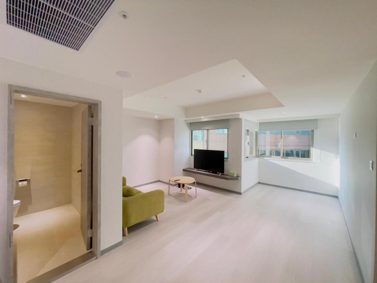 Dahu Park Hotel Taipei Exterior photo