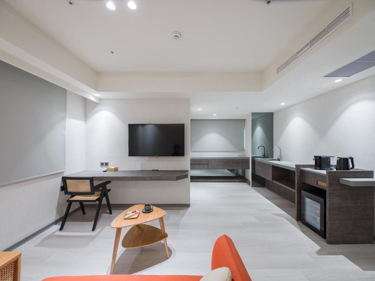 Dahu Park Hotel Taipei Exterior photo